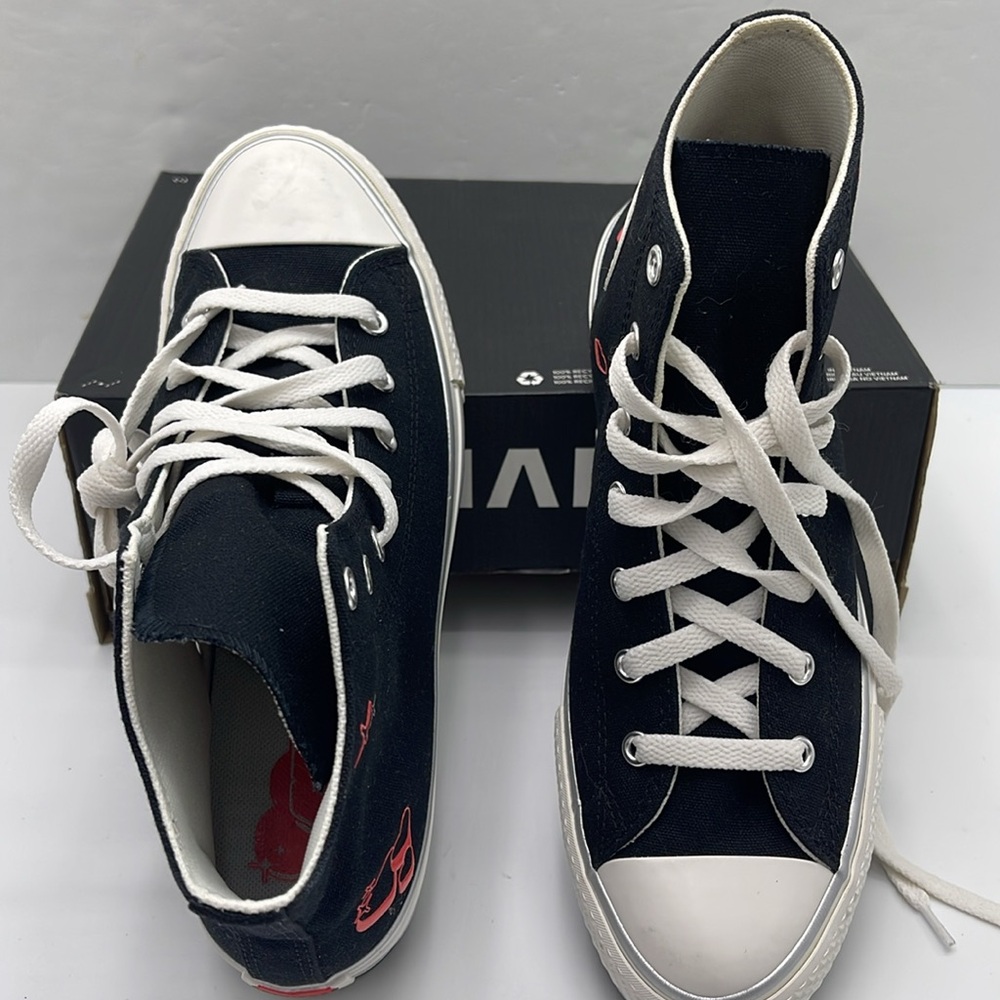 Converse WMNS High-Tops w Red Heart Details
CTAS EVA LIFT HI
BLACK/VINTAGE WHITE - Picture 12 of 16